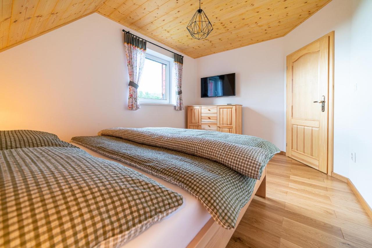 Apartmany Pod Rozsutcom - Zatkov Dvor - Prijazd Do Ubytovania Autom S Pohonom 4X4 Terchova Ngoại thất bức ảnh