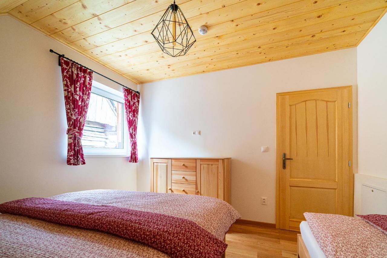 Apartmany Pod Rozsutcom - Zatkov Dvor - Prijazd Do Ubytovania Autom S Pohonom 4X4 Terchova Ngoại thất bức ảnh