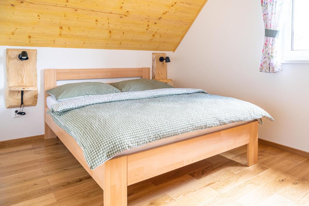 Apartmany Pod Rozsutcom - Zatkov Dvor - Prijazd Do Ubytovania Autom S Pohonom 4X4 Terchova Ngoại thất bức ảnh