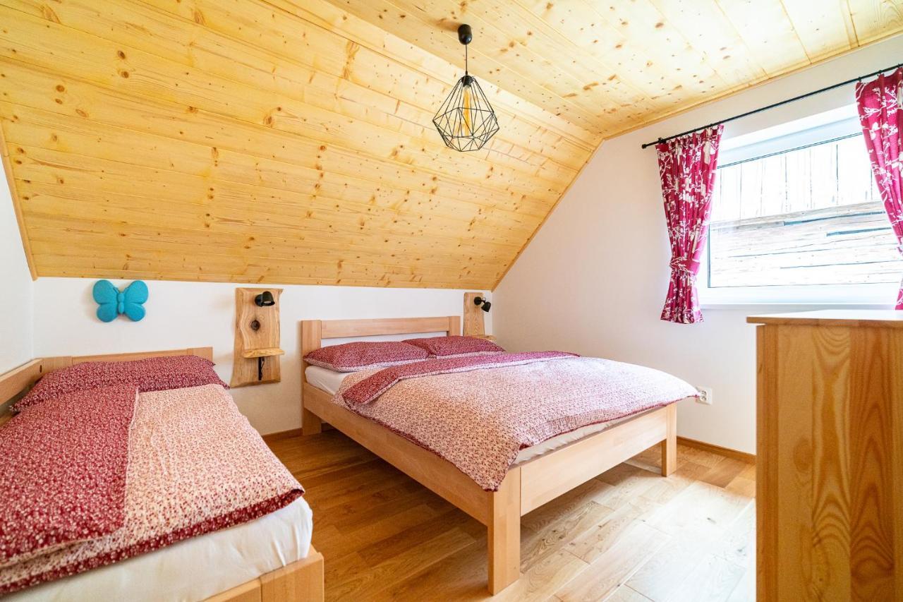 Apartmany Pod Rozsutcom - Zatkov Dvor - Prijazd Do Ubytovania Autom S Pohonom 4X4 Terchova Ngoại thất bức ảnh