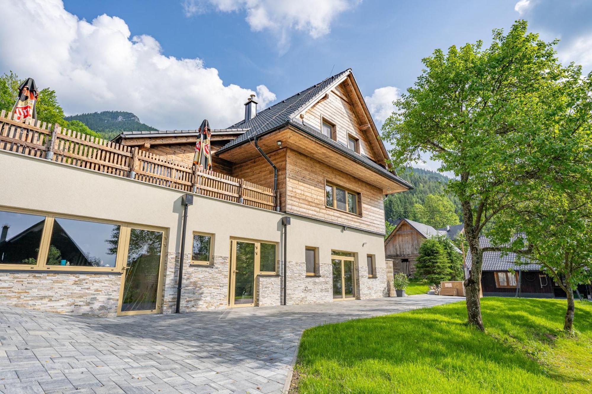 Apartmany Pod Rozsutcom - Zatkov Dvor - Prijazd Do Ubytovania Autom S Pohonom 4X4 Terchova Ngoại thất bức ảnh